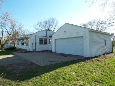 5114 S Driftwood Dr, Janesville, WI 53546 - photo 7