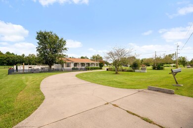 104 Cessna Ln, Shelbyville, TN 37160 - photo 4