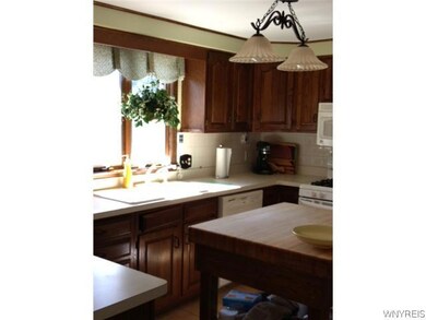 1065 Remington Dr, North Tonawanda, NY 14120 - photo 4