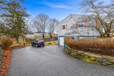 44 Lemay Rd, Woonsocket, RI 02895 - photo 3