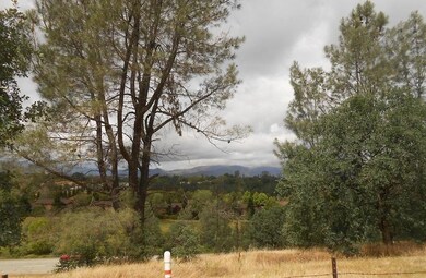 794 Twin View Blvd, Redding, CA 96003 - photo 2