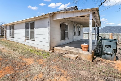 911 Hill St, Fredericksburg, TX 78624 - photo 4