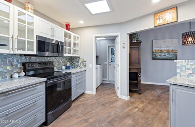 10530 W Palmeras Dr, Sun City, AZ 85373 - photo 7