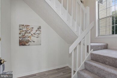 11978 Cardamom Dr, Woodbridge, VA 22192 - photo 7