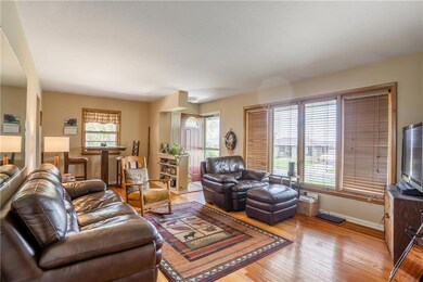 3202 E 26th St, Des Moines, IA 50317 - photo 6