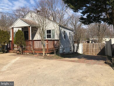 8412 Spruce Hill Dr, Laurel, MD 20707 - photo 3