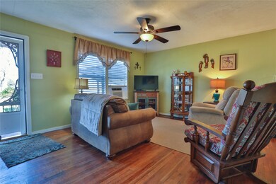 246 E Pleasant St, Brazoria, TX 77422 - photo 6