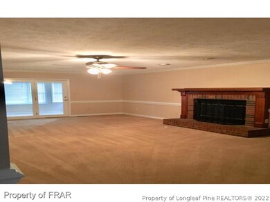 Extra Huge Family Room