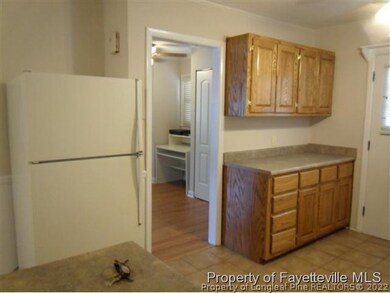 424 Mcphee Dr, Fayetteville, NC 28305 - photo 6