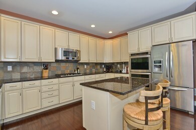 53 Hound Pack Cir, East Walpole, MA 02032 - photo 2