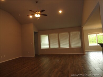 1901 E Tucson Place, Broken Arrow, OK 74011 - photo 2