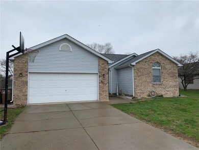 3417 Briar Dr, Columbus, IN 47203 - photo 2