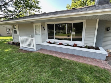 197 E Beech St NE, Cedar Springs, MI 49319 - photo 2