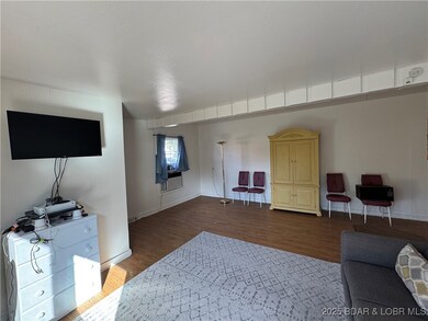 404 & 406 S Hunter St, Versailles, MO 64084 - photo 6