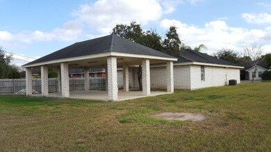 302 Austin St, Weslaco, TX 78596 - photo 4