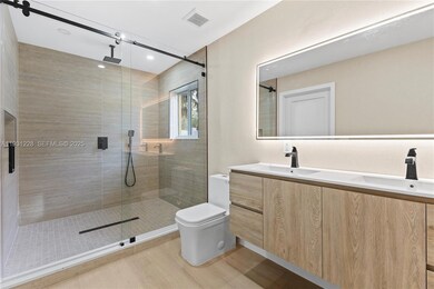 16859 Crestview Ln, Weston, FL 33326 - photo 3