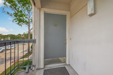 7900 N Stadium Dr unit 102, Houston, TX 77030 - photo 2
