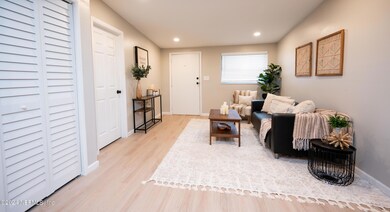 7578 Ridgeway Rd N, Jacksonville, FL 32244 - photo 4