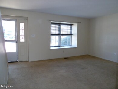 505 Carousel Cir, Norristown, PA 19403 - photo 5