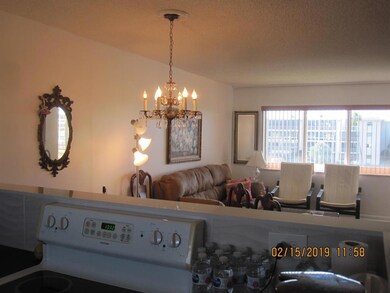 2668 N Garden Drive 004