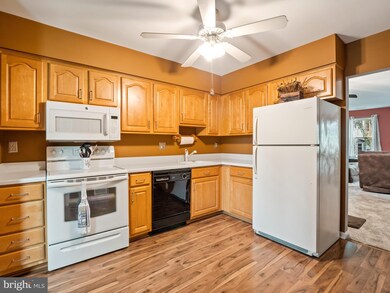 7520 S Arbory Ln, Laurel, MD 20707 - photo 3