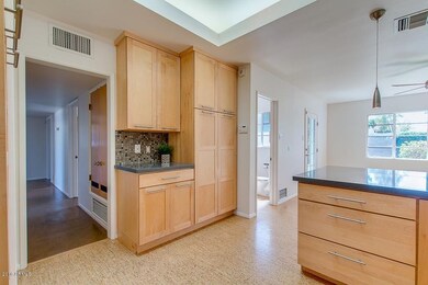 KITCHEN / HALL