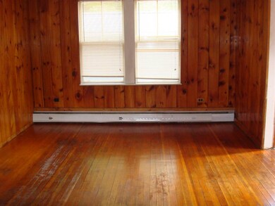 17 Edgewood St, Claremont, NH 03743 - photo 4