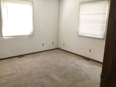 479 Elaine Rd, Columbus, OH 43213 - photo 7