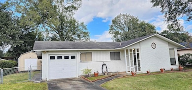 2324 Manley Cir, Orange, TX 77630 - photo 2