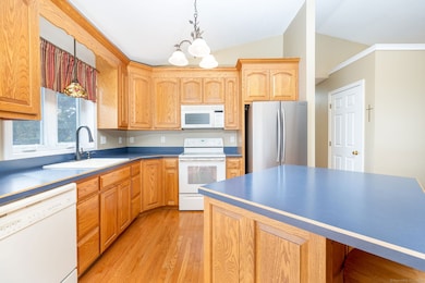 127 Curtiss St, Bristol, CT 06010 - photo 4