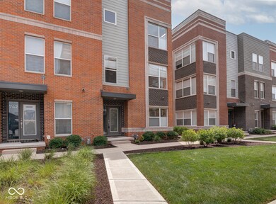 738 Pierson St, Indianapolis, IN 46204 - photo 2