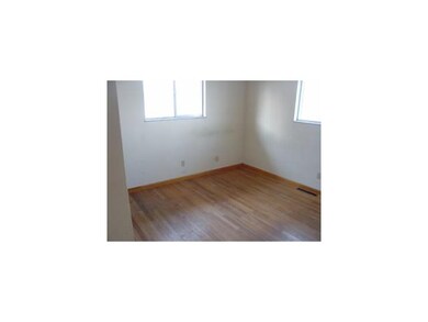 215 Poplar St, Tipton, IN 46072 - photo 5