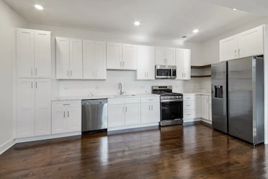 3087 N Elbridge Ave unit 2R, Chicago, IL 60618 - photo 2