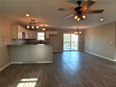 322 S 11th Ave W, Newton, IA 50208 - photo 7