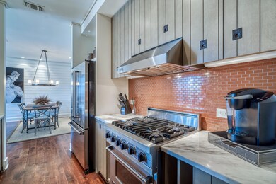 78 N Barrett Sq #10-10