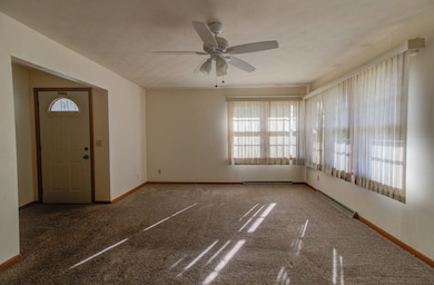 602 E Daggy St, Tuscola, IL 61953 - photo 6