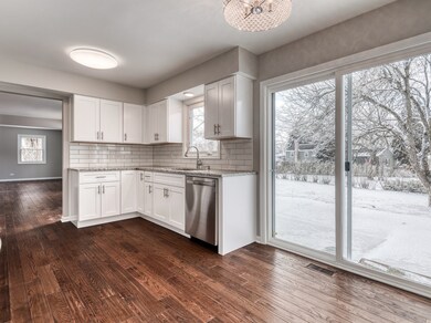 Large Eat-in Kitchen with New Shaker Cabinetry, Gr