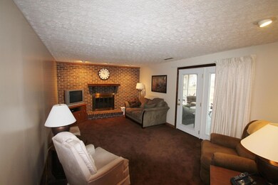 1898 Knollridge Ct, Columbus, OH 43229 - photo 7