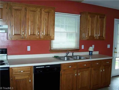 2051 King Ct, Asheboro, NC 27203 - photo 3