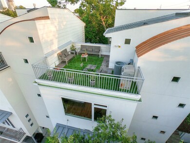 1914 Ridgewood St unit C, Houston, TX 77006 - photo 2