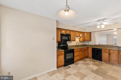 8049 Galla Knoll Cir, Springfield, VA 22153 - photo 7