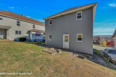 903 Throop St, Scranton, PA 18519 - photo 5