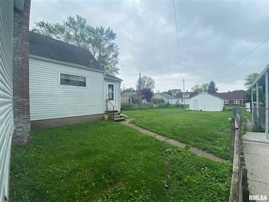 1226 N Sturdevant St, Davenport, IA 52804 - photo 4