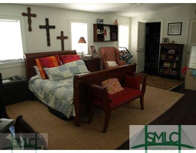 121 W Charlton Ln, Savannah, GA 31401 - photo 4