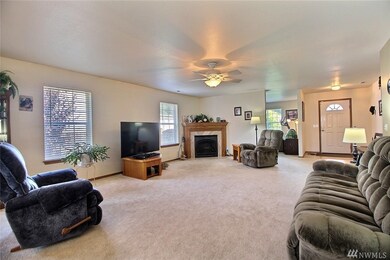 209 Roberts St NE, Orting, WA 98360 - photo 4