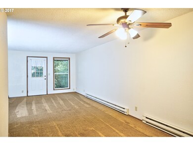 3611 Casteel St unit 3641, Hubbard, OR 97032 - photo 4