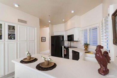 Kitchen Breakfast Bar