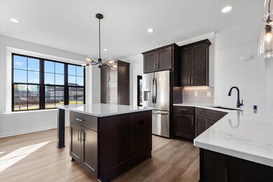 W251 N2371 Valleyview Cr 04 Kitchen