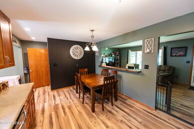 817 S 18th St, Grand Forks, ND 58201 - photo 4