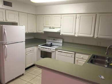 4431 Treehouse Ln unit H, Tamarac, FL 33319 - photo 2